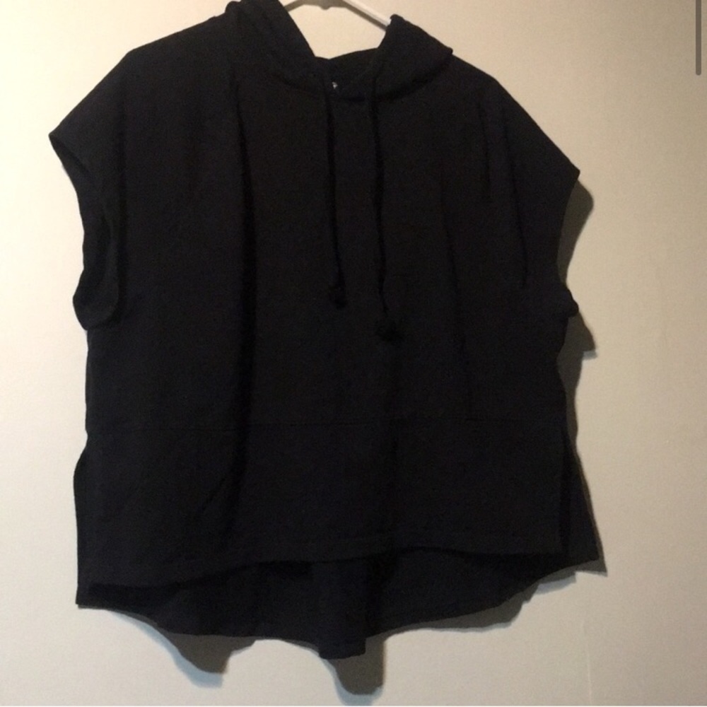 Black muscle cut hi-lo athletic top - Picture 6 of 6